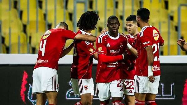 🔴 النادي الأهلي يترقب سقوط نادي الزمالك أمام نادي بيراميدز للانقضاض على الصدارة